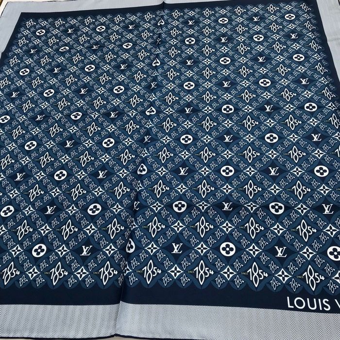 Louis Vuitton Scarf LVS00103